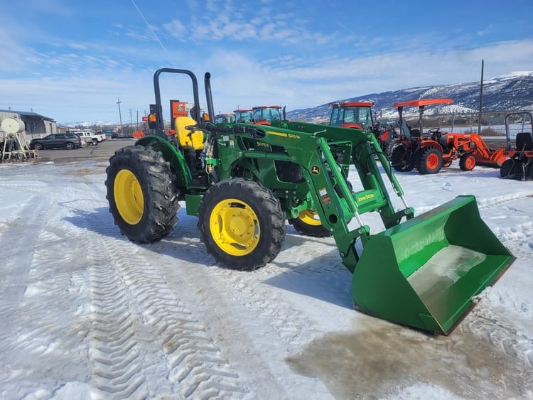 John Deere 5075E